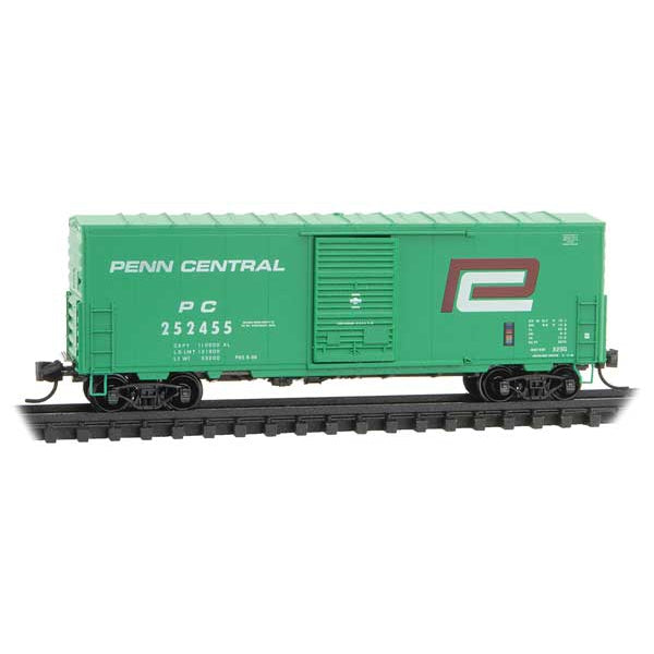 Micro-Trains 024 00 520 - N Scale 40' Single-Door Boxcar No Roofwalk - Ready to Run -- Penn Central #252455 (Jade Green, white, red P Logo)