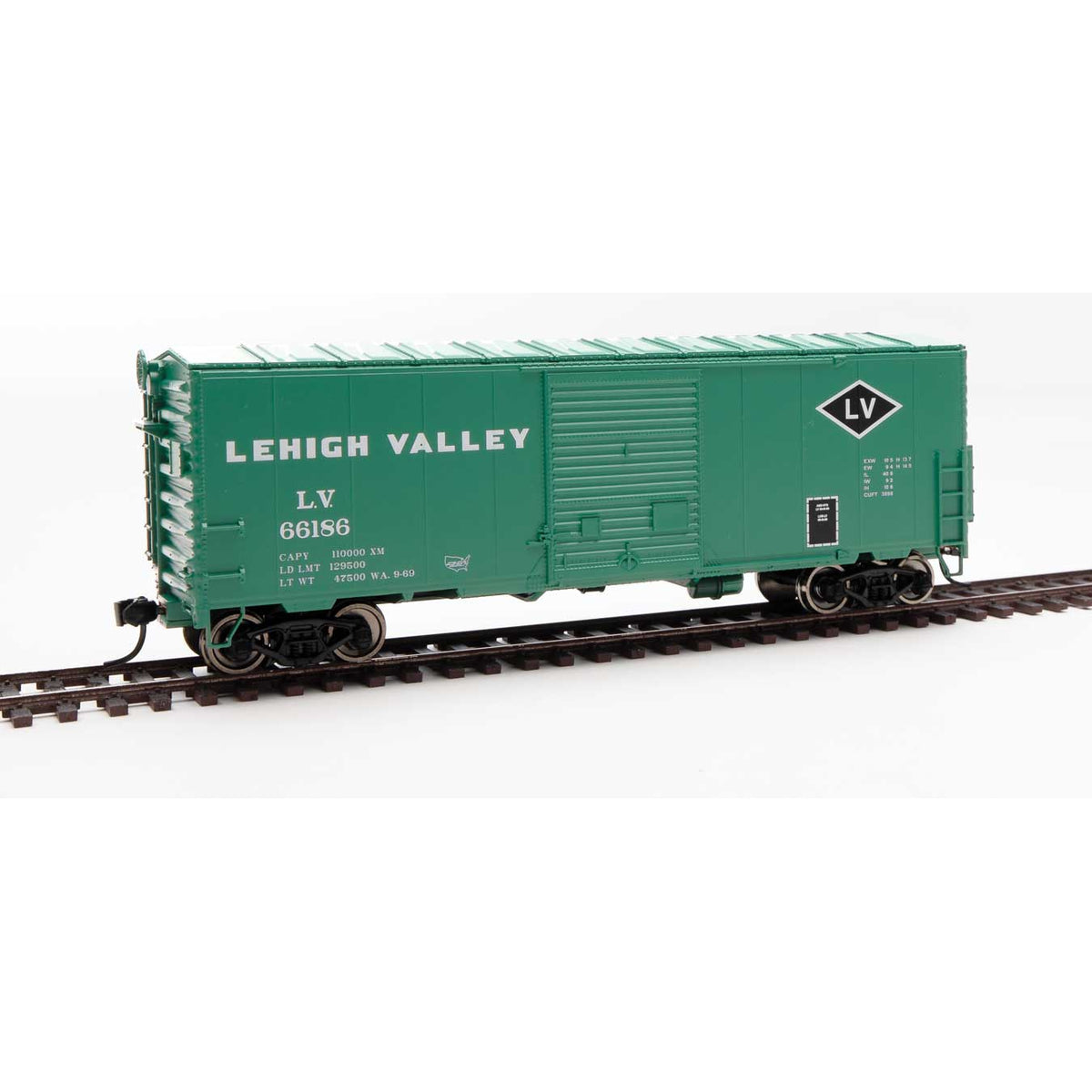 Walthers Mainline 910-45010 - HO 	40' ACF Modernized Welded Boxcar w/8' Youngstown Door - Ready to Run -- Lehigh Valley #66186