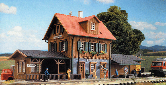 Kibri 405-37704 - Station inUnterlenningenin