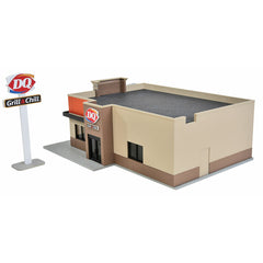 Walthers 933-3485 - HO DQ Grill & Chill(R) -- Kit - 7-1/4 x 5-3/8 x 2-3/4" 18.4 x 13.6 x 6.9cm